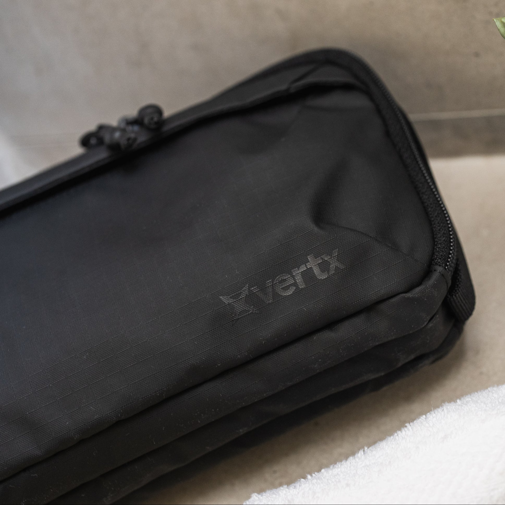 Urban Ghost DOPP Kit