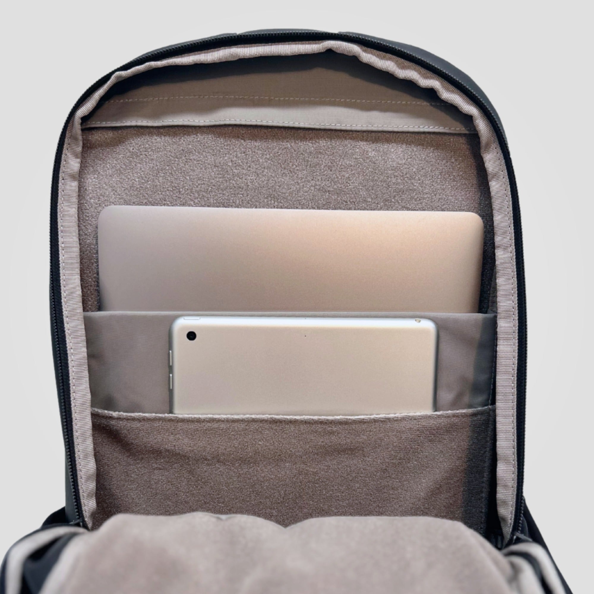 Urban Ghost Tropiskull 20L Backpack